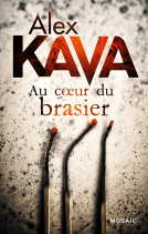 book cover for Au coeur du brasier